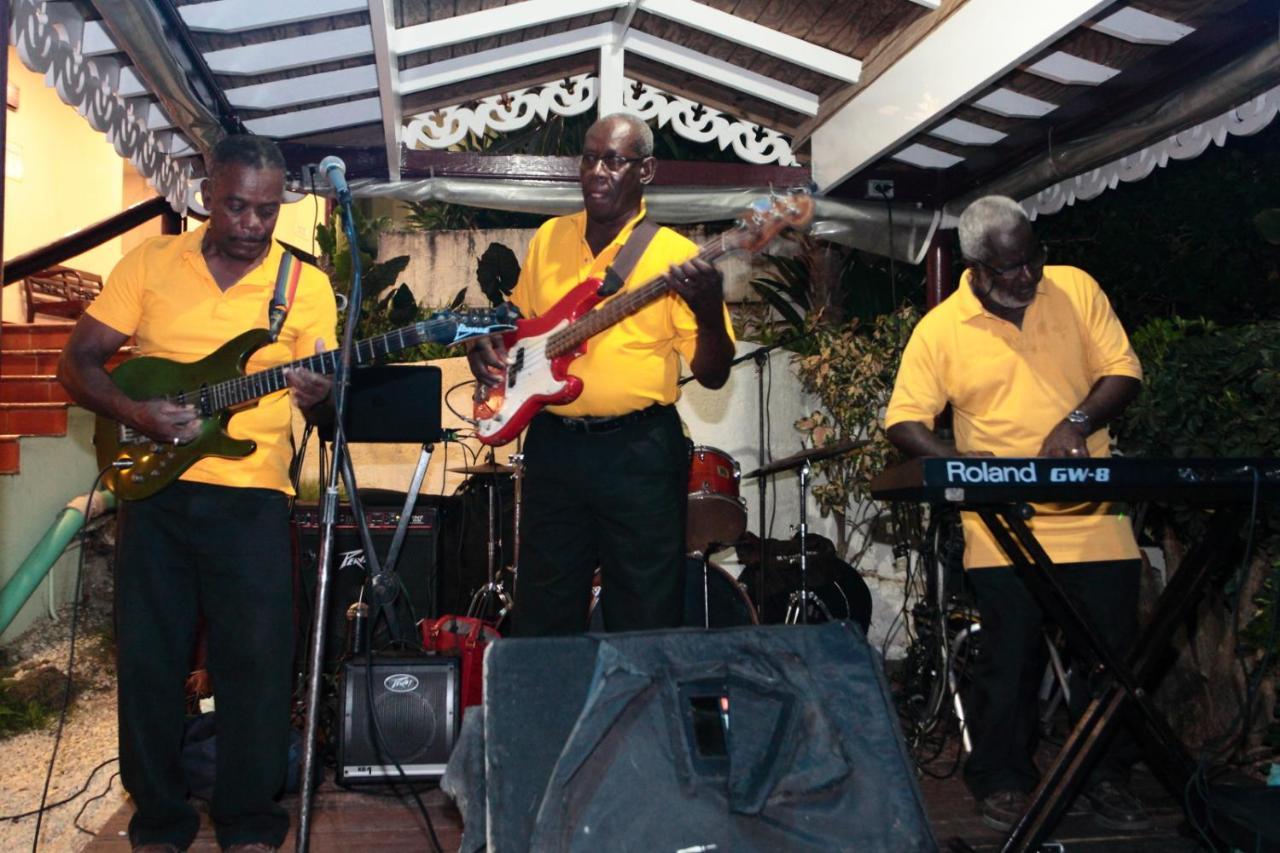 Courtyard By Marriott Bridgetown, Barbados Hotel Exterior foto